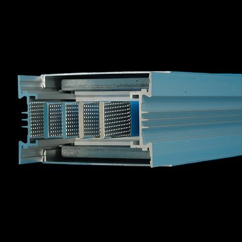 散(sàn)热(rè)好(hǎo)耐腐蝕的(de)空气(qì)型絕緣母線(xiàn)槽産品