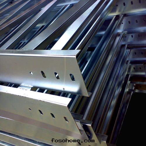 鋼(gāng)制組合式電(diàn)缆(lǎn)橋(qiáo)架