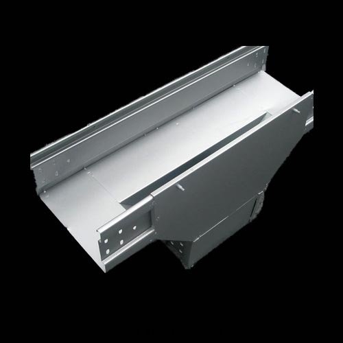 鋼(gāng)制托盤式電(diàn)缆(lǎn)橋(qiáo)架