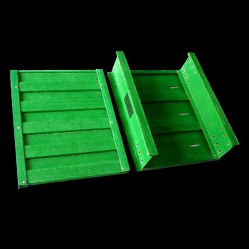 玻璃鋼(gāng)托盤式電(diàn)缆(lǎn)橋(qiáo)架